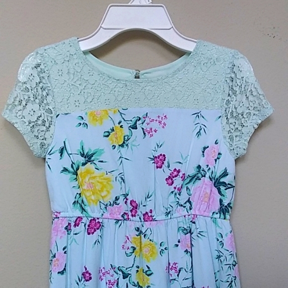 SO Floral Dress - Picture 2 of 9